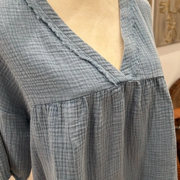 Blue Women's Top - Picture 2 of 3